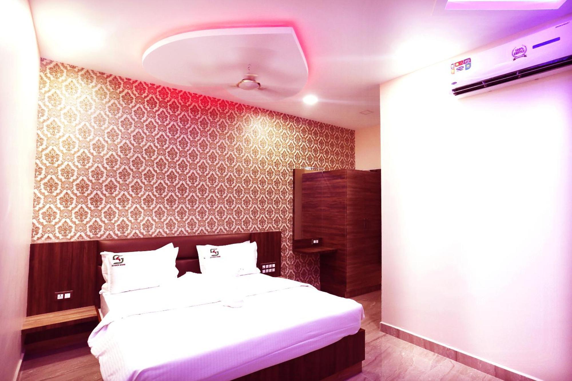 Hotel Kek Grand Pvt Ltd 3*