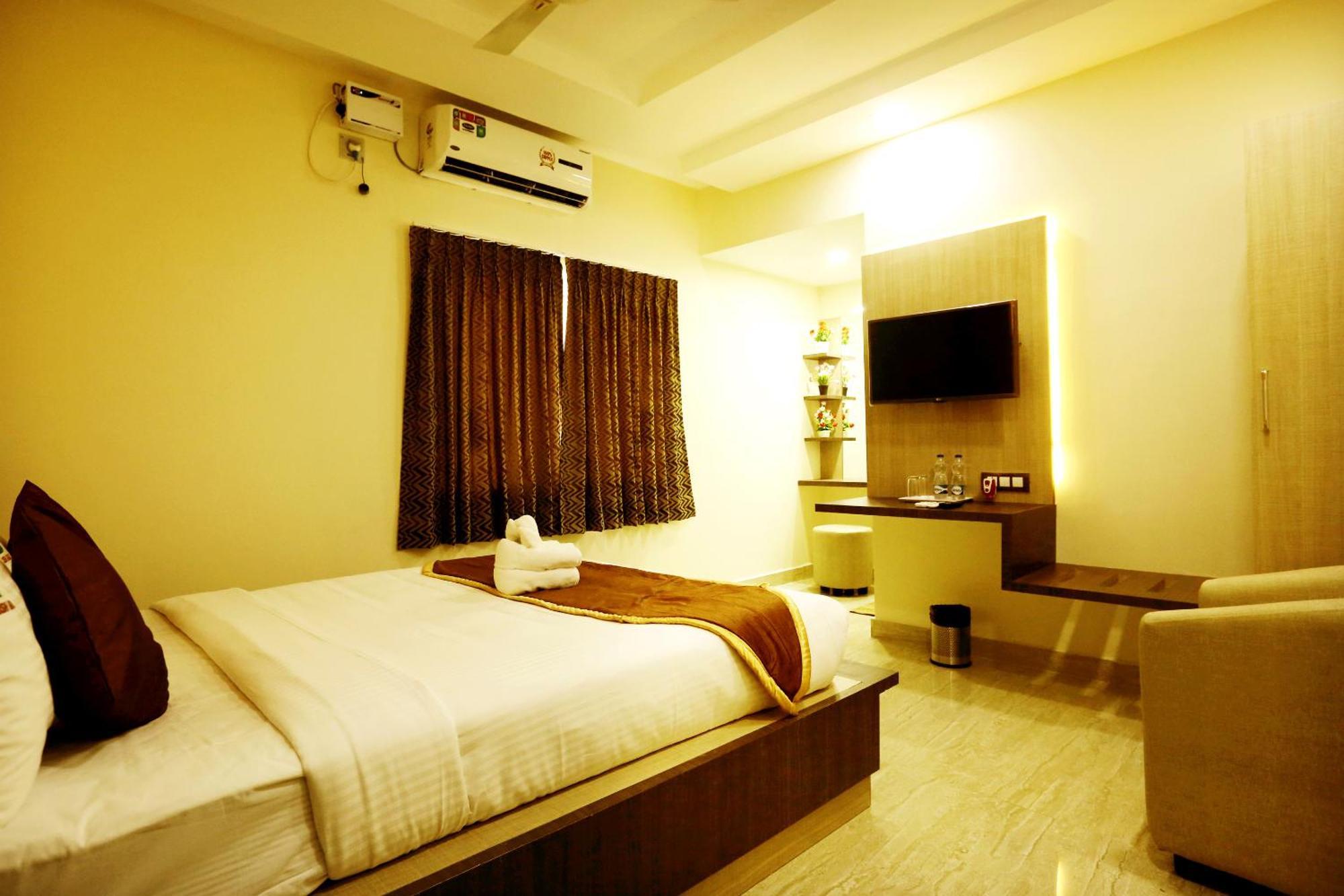 Hotel Kek Grand Pvt Ltd 3*